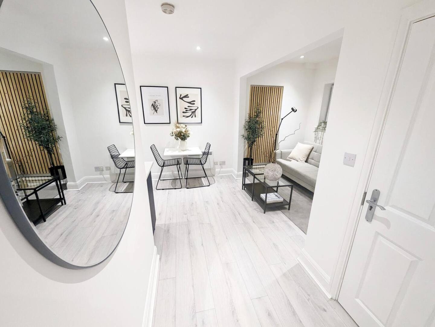 הנדון Quality Apartments Close To Tube מראה חיצוני תמונה