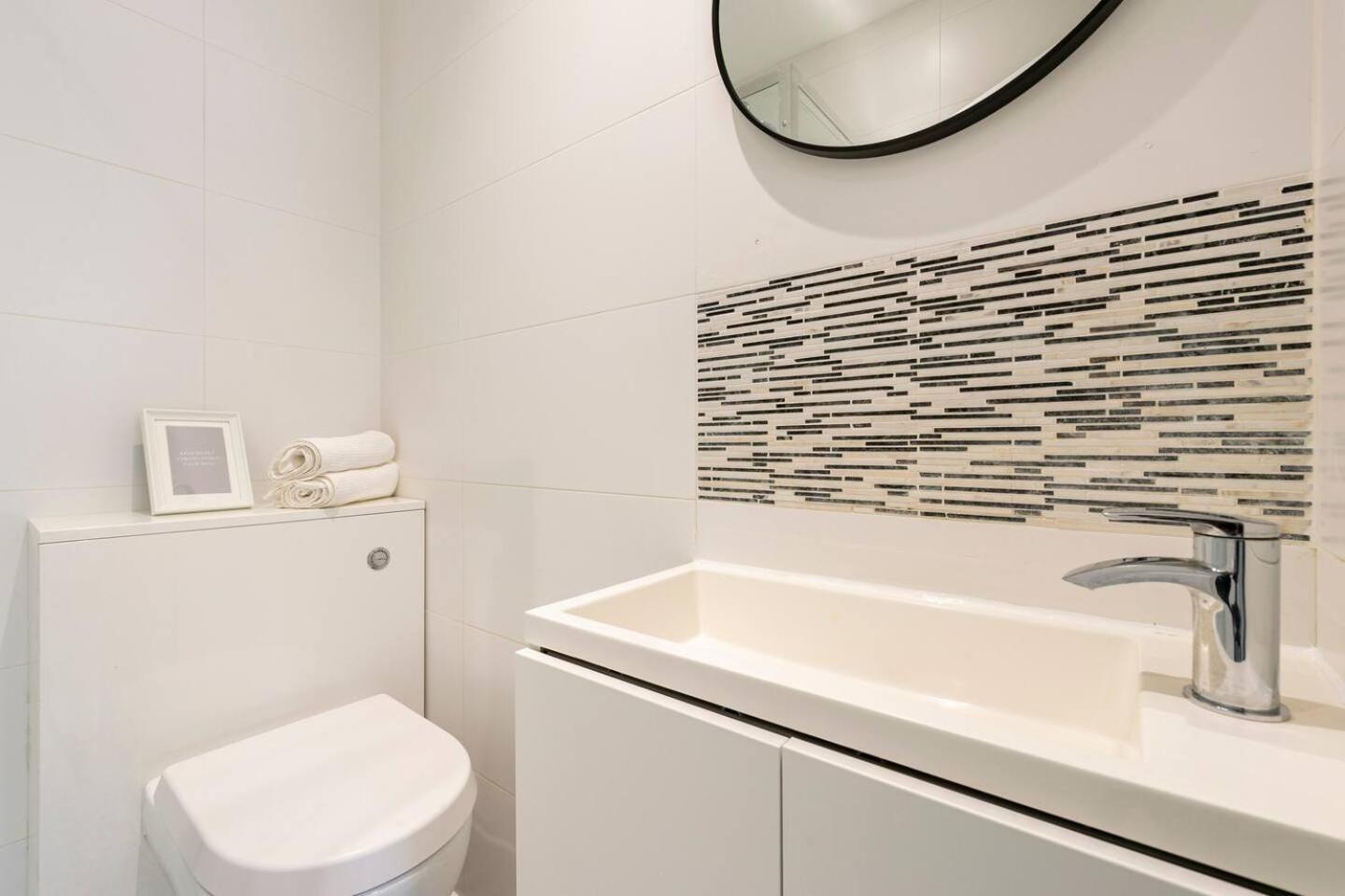הנדון Quality Apartments Close To Tube מראה חיצוני תמונה